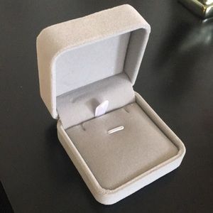 10 Necklace cases. Each comes with cleaning cloth.